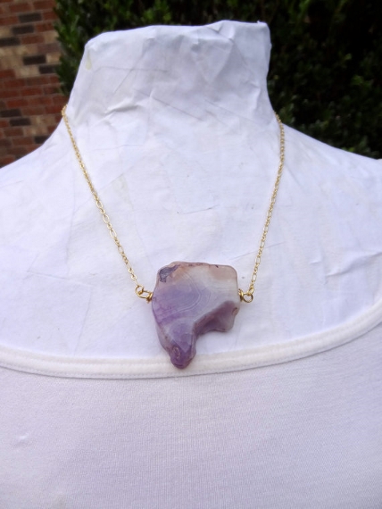 Single Amethyst Agate Necklace. 14kt Gold Chain. Purple and Gold. Light Purple Necklace. Natural Designs. Statement Necklace. One of a Kind.